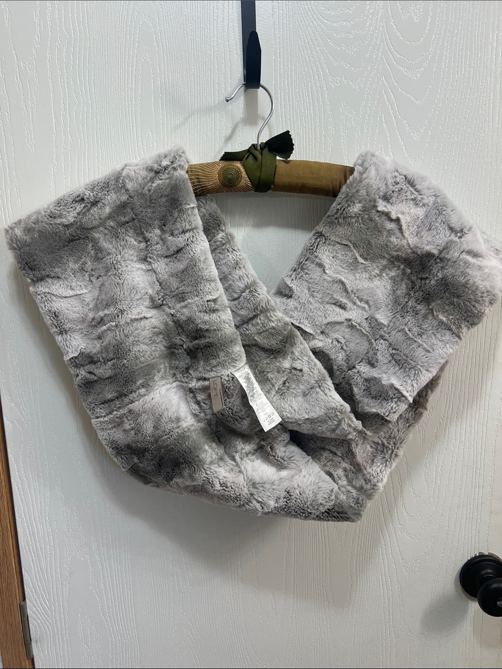 LOFT Outlet Gray Plush Faux Fur Wrap